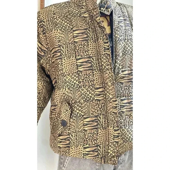 Vintage Silk Animal Print Bomber Jacket Leopard Print 90s Statement Outwear - Picture 5 of 5